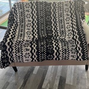 VS  Pink brand new Sherpa blanket black and white designs